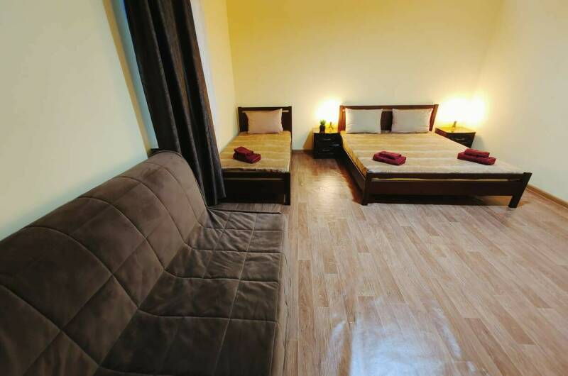 «Семейный» 2х комнатный 8−9 местный номер