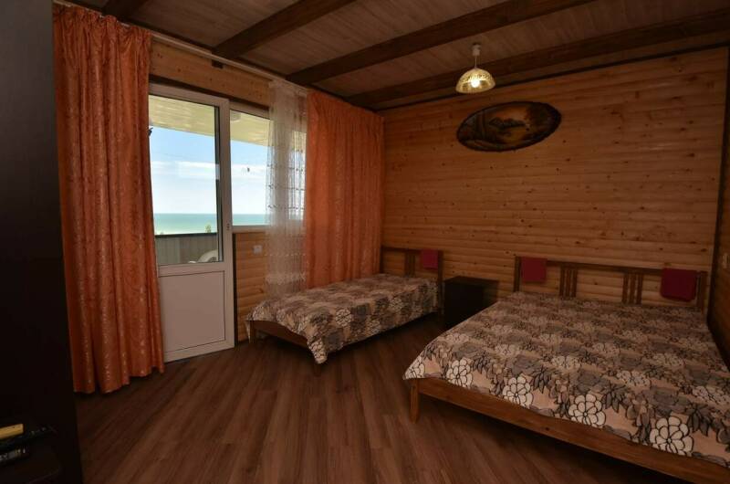 Трехместный номер с видом на море