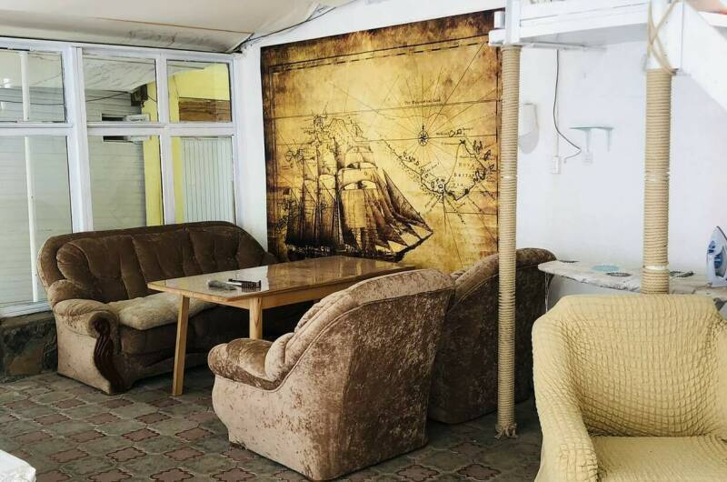 Двухкомнатный эконом+ с балконом 4х местный