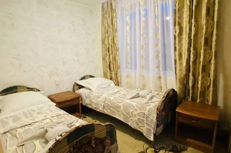 Двухкомнатный эконом+ с балконом 4х местный