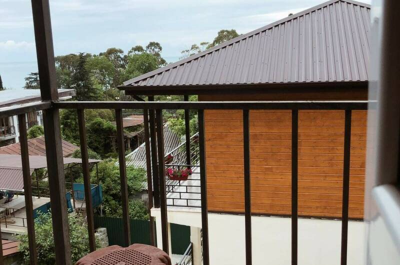 Трёхместный номер с балконом