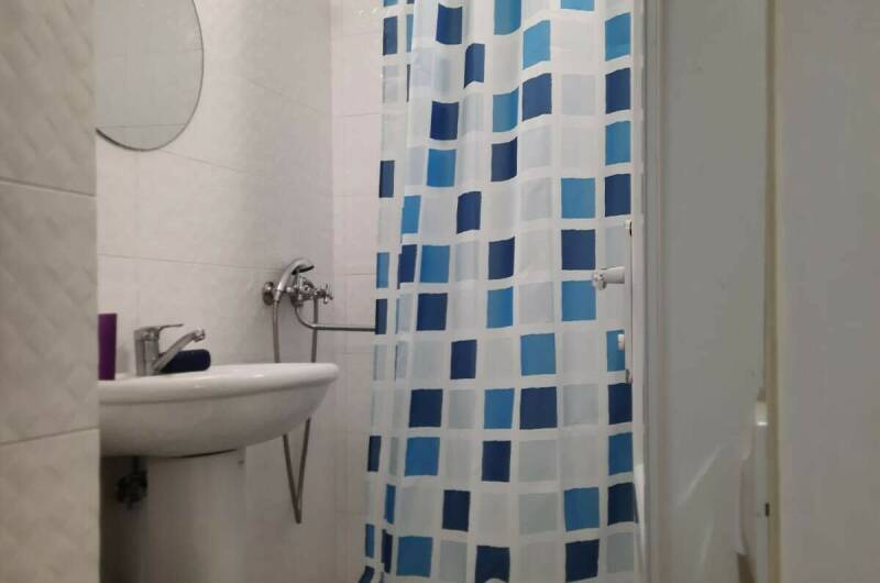 Трёхместный номер с балконом