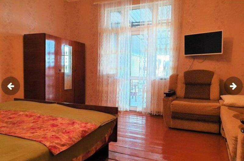 Трехместный