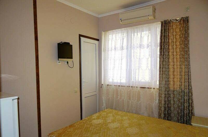 Двухместный номер без балкона с видом на горы