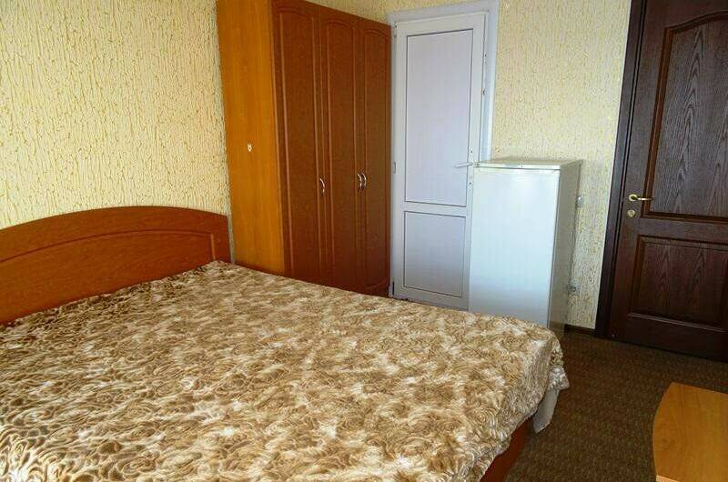 Трехместный номер без балкона с видом на море