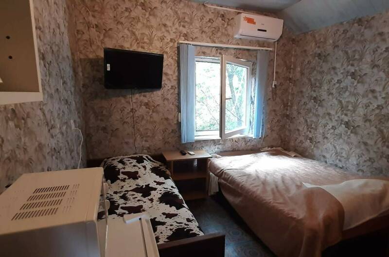 Трёхместный номер с удобствами