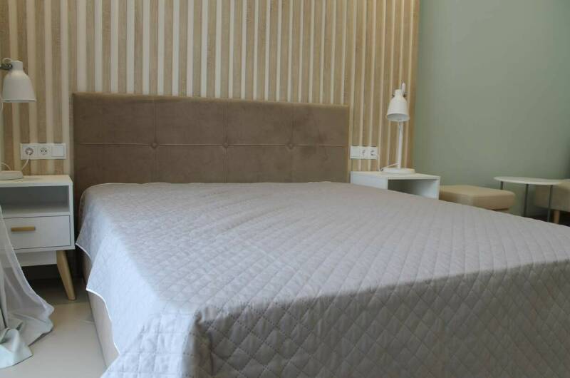 Студия «Люкс» (вид: гора Ай-Петри)