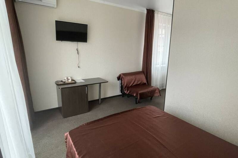 Трехместный «Комфорт» с балконом