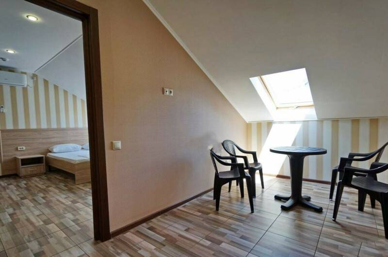 Двухкомнатный номер «Семейный» (без балкона)