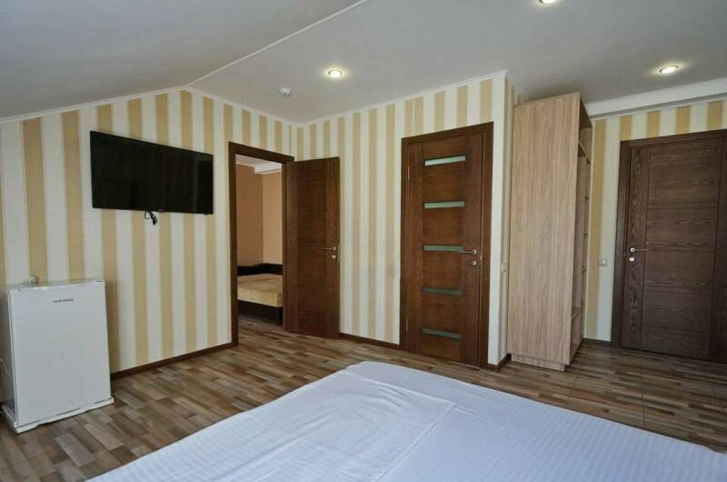 Двухкомнатный номер «Семейный» (без балкона)