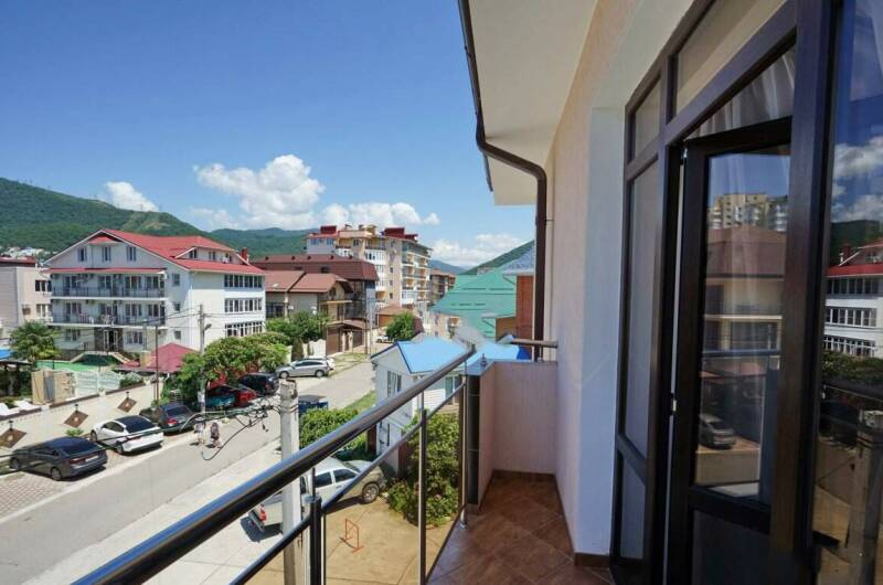 Четырехместный номер с балконом