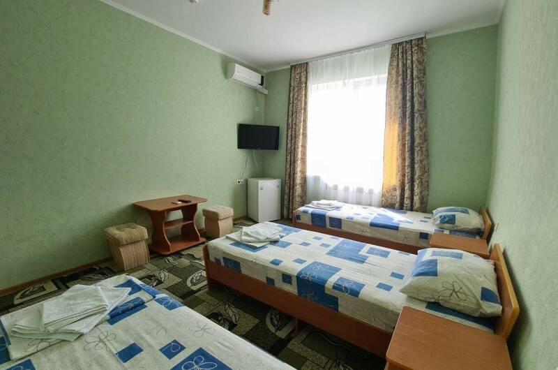 Трёхместный номер с раздельными кроватями