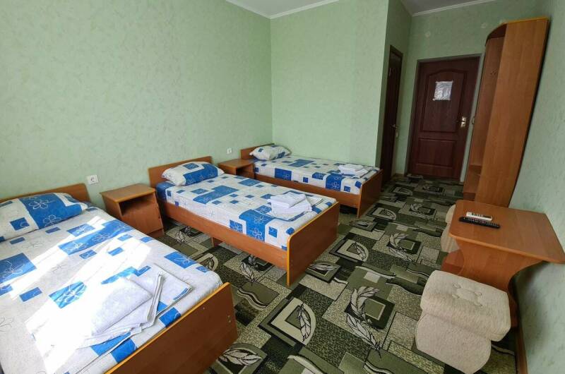 Трёхместный номер с раздельными кроватями