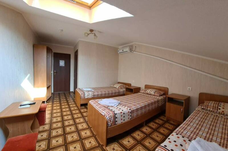 Трёхместный номер (мансарда)