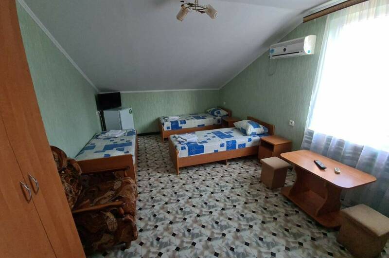 Трёхместный номер с доп. местом (мансарда)