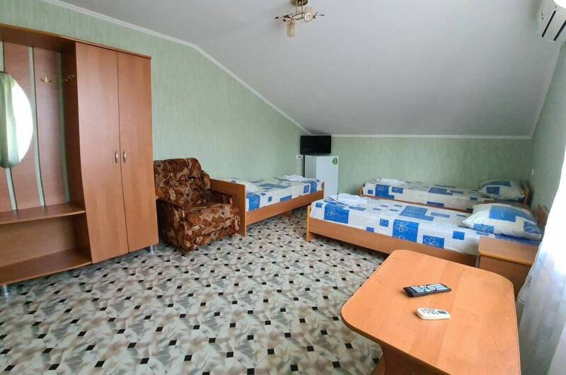 Трёхместный номер с доп. местом (мансарда)