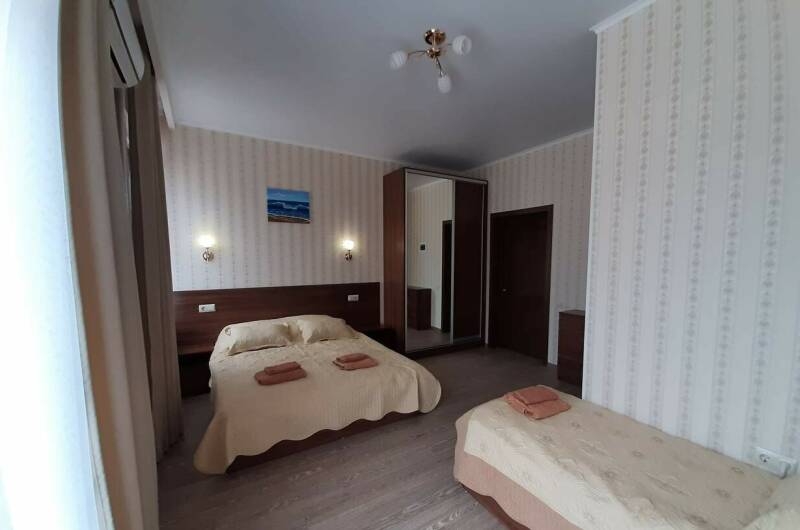 Трехместный «Стандарт» с балконом