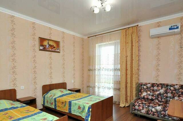 «Стандарт» на троих