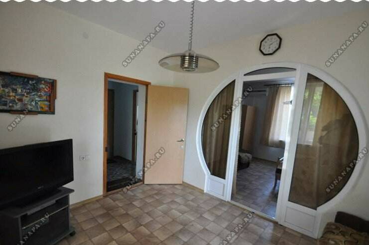 Отдельный 3-х комнатный номер на первом этаже