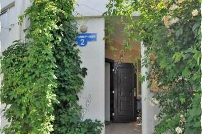 Отдельный 3-х комнатный номер на первом этаже