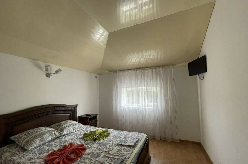 «Стандарт» на троих