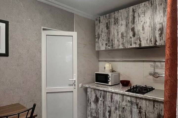 Домик с кухней и беседкой