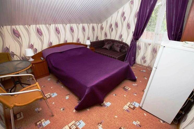 Трёхместный номер с удобствами (цена за номер)