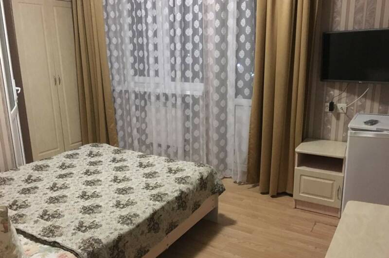 Комната со своим санузлом без балкона, с балконом