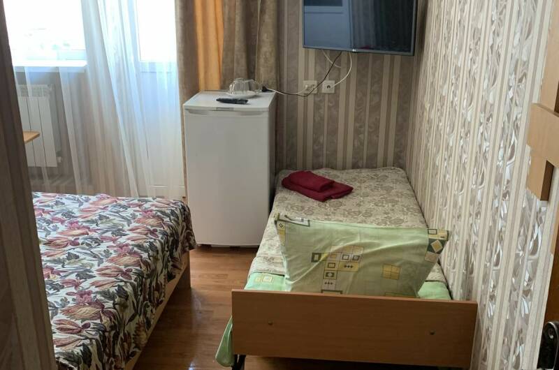 Комната со своим санузлом без балкона, с балконом