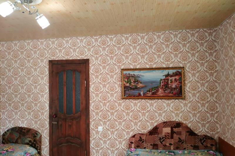 Трёхместный номер (второй этаж 3-й, 2-й номер)