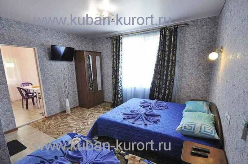 Двухкомнатный номер со своей кухней на балконе