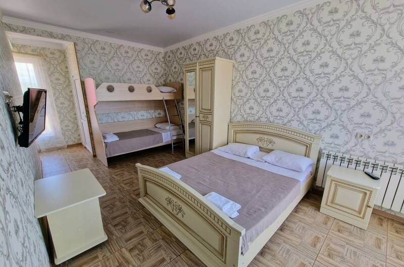 Четырёхместный «Делюкс» с балконом и видом на море