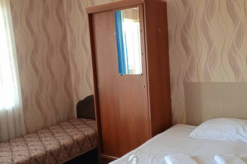 Трехместный номер с террасой