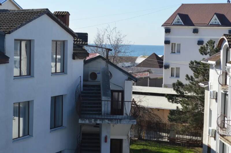 Двухкомнатный с балконом вид на море