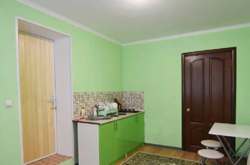 Двухкомнатный номер с кухней, отдельный вход, 1 эт