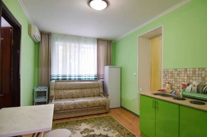 Двухкомнатный номер с кухней, отдельный вход, 1 эт