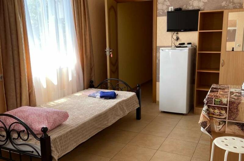 Трехместный стандарт с кухней четвертый этаж