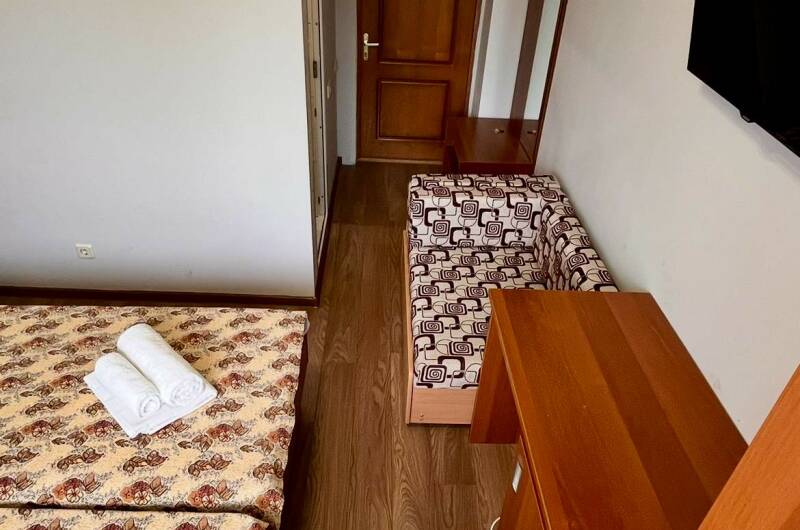 Трёхместный номер с балконом