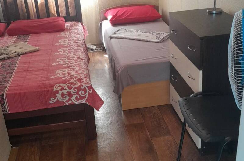 Номер для троих