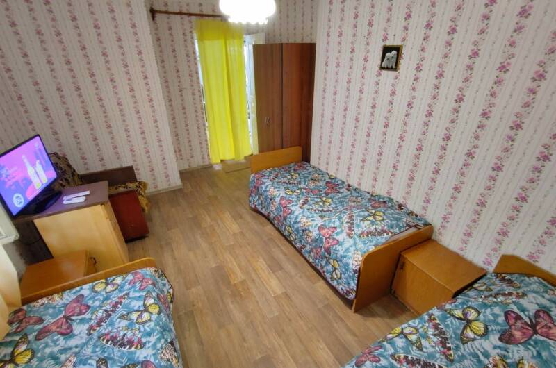 Четырехместная комната «Эконом» с креслом кроватью