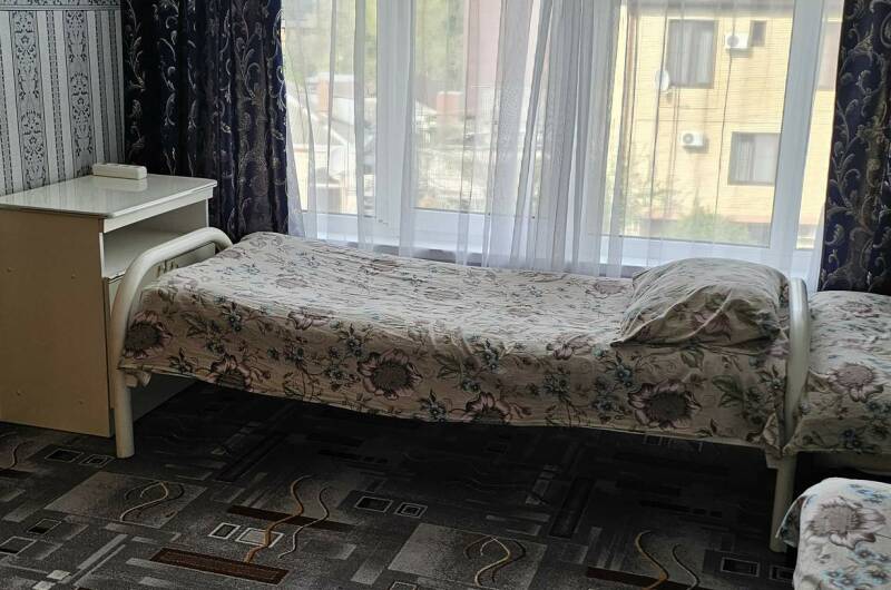 Номер на пять человек