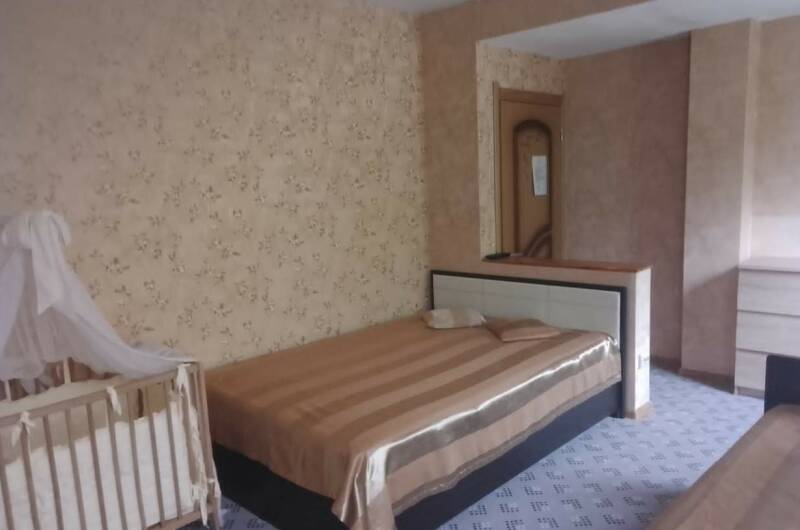 Трёхместный стандарт с балконом улучшенный номер 8