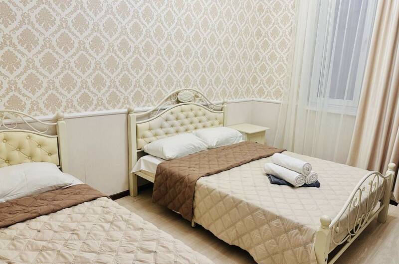 Трехместный
