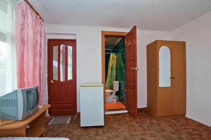 Трёхместный номер с удобствами