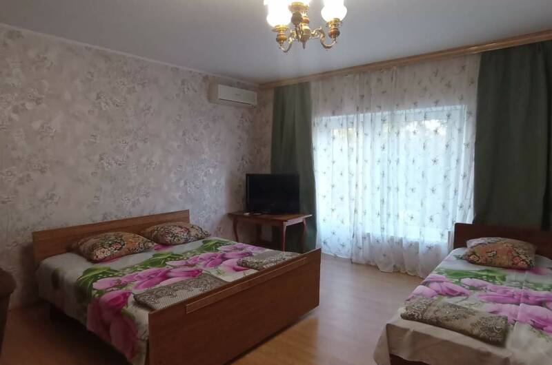 Пятиместный номер Комфорт с балконом