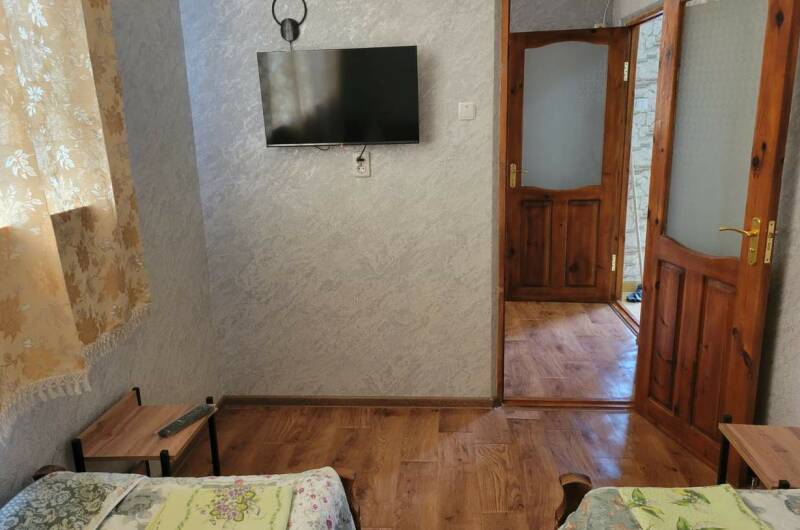 Двухкомнатный на втором этаже