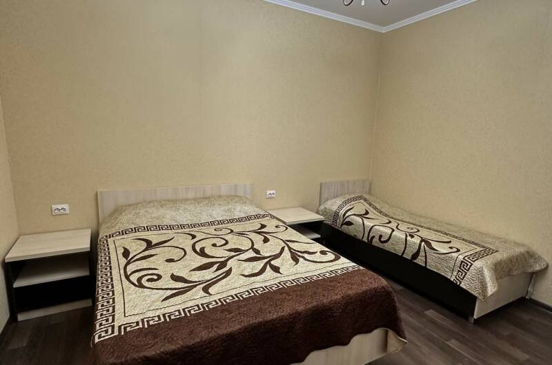 Трехместный номер (с мини кухней) 2 этаж