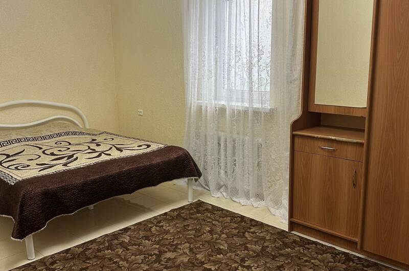 Четырехместный номер с кухней и отдельным двором