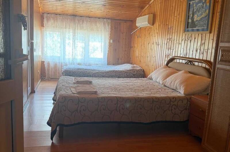 Четырехместный с видом на горы (3-й этаж)