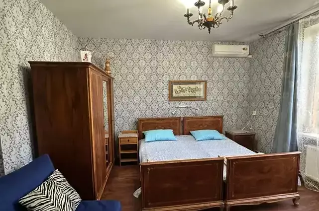 Двухкомнатный с кухней со смежными комнатами